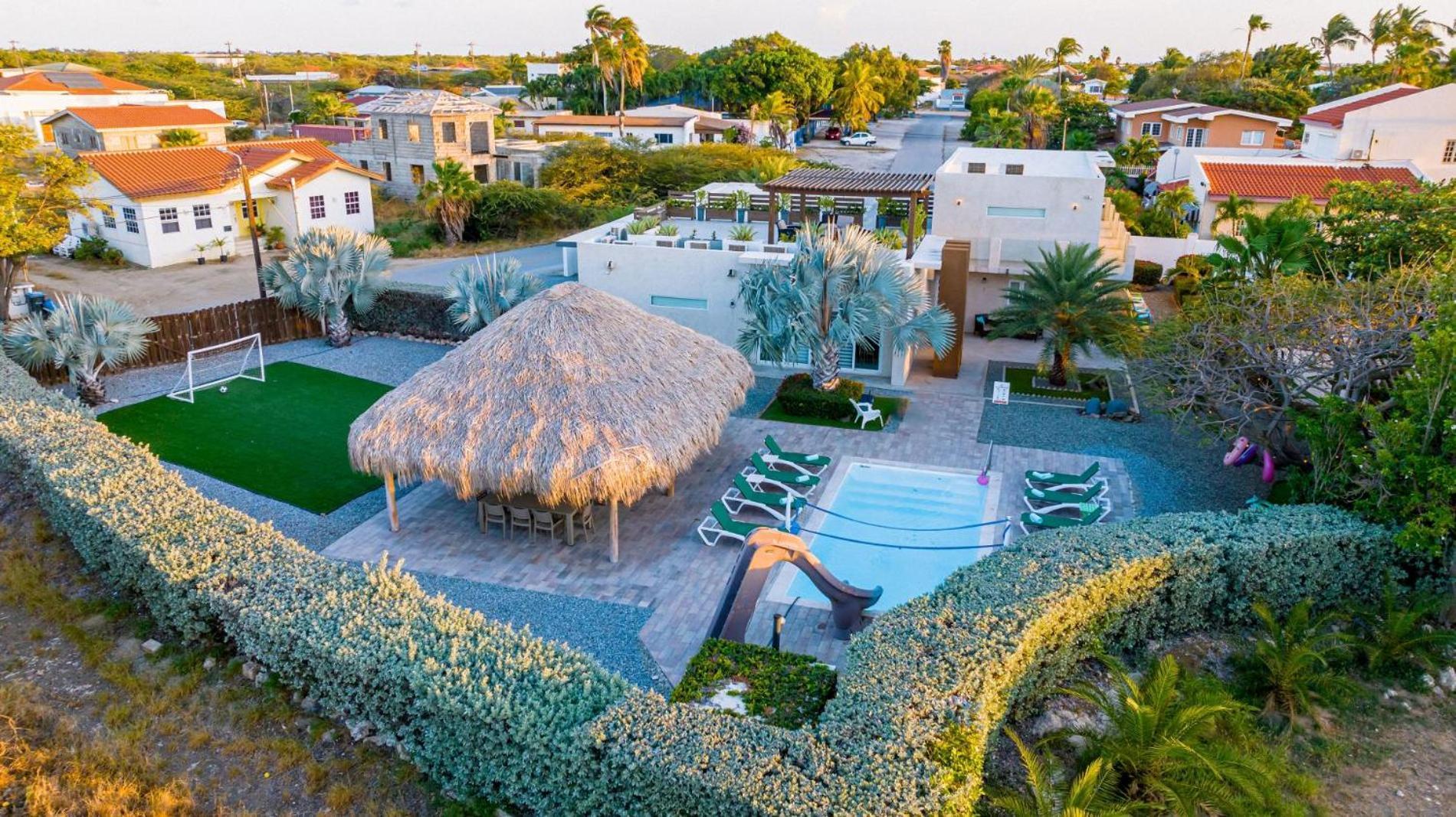 Koyari Modern Condos 9BR 7BA Sleeps 26 w/ Pool&Roof Deck Palm Beach Exterior foto