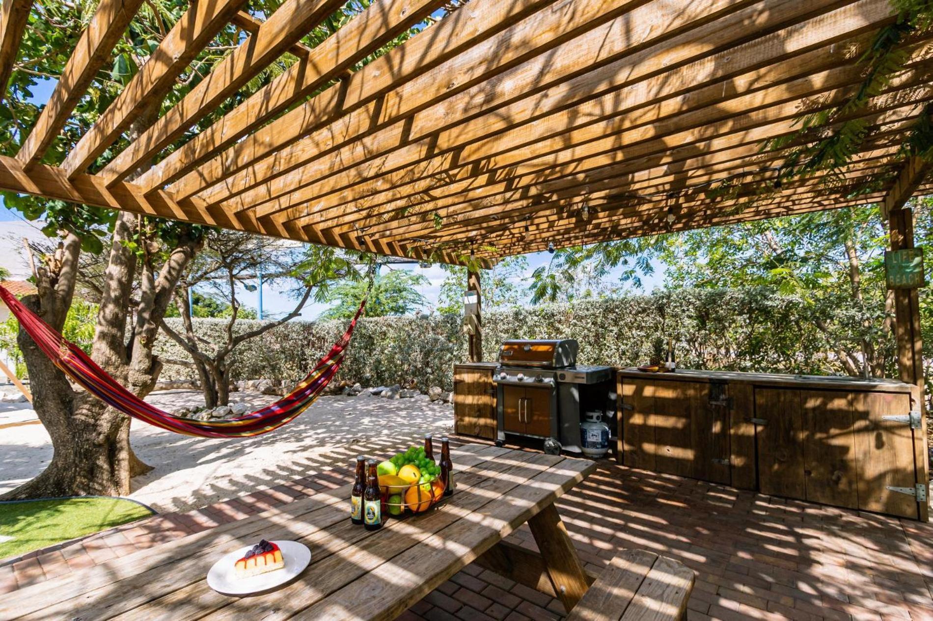 Koyari Modern Condos 9BR 7BA Sleeps 26 w/ Pool&Roof Deck Palm Beach Exterior foto